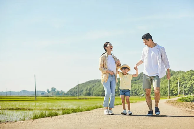 乡村路，快乐，孩子，父母，妈妈，爸爸，家庭图片下载