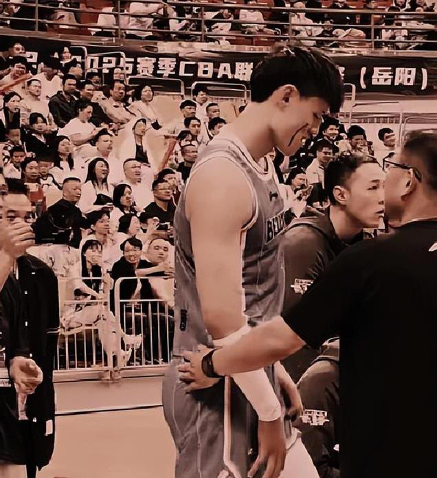 炸裂！突然壮成詹姆斯！中国男篮NBA级别四号位