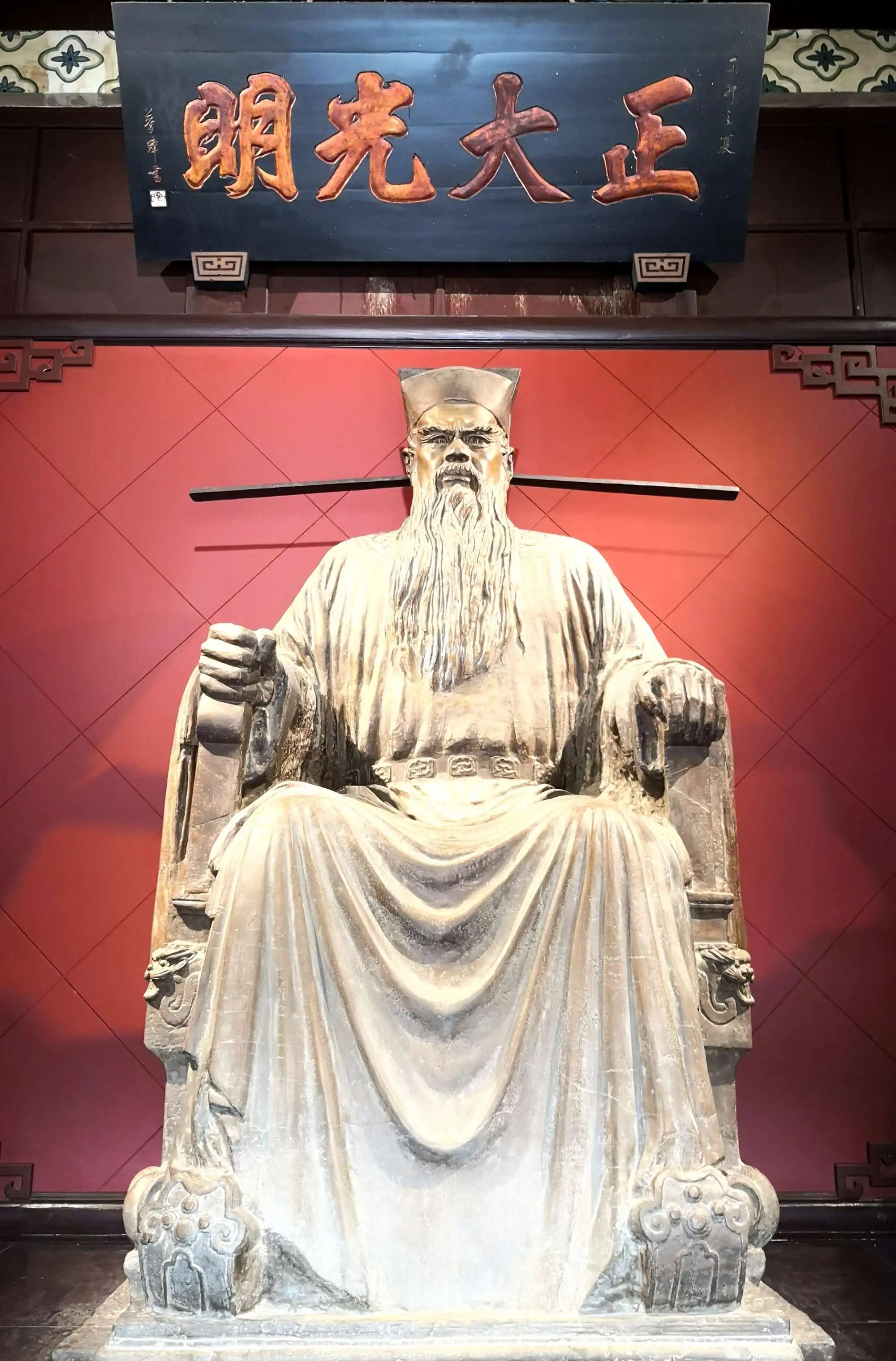 开封包公祠:铁面无私包公像,传颂千古正义歌