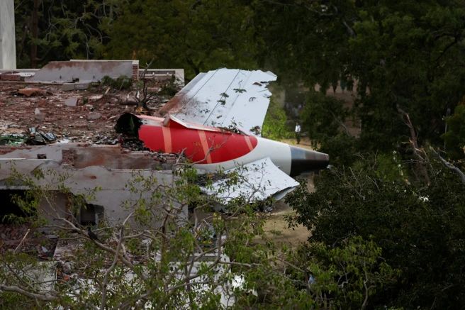 印度航空失事摔破波音梦幻客机零死亡纪录- 全球频道- 中时新闻网