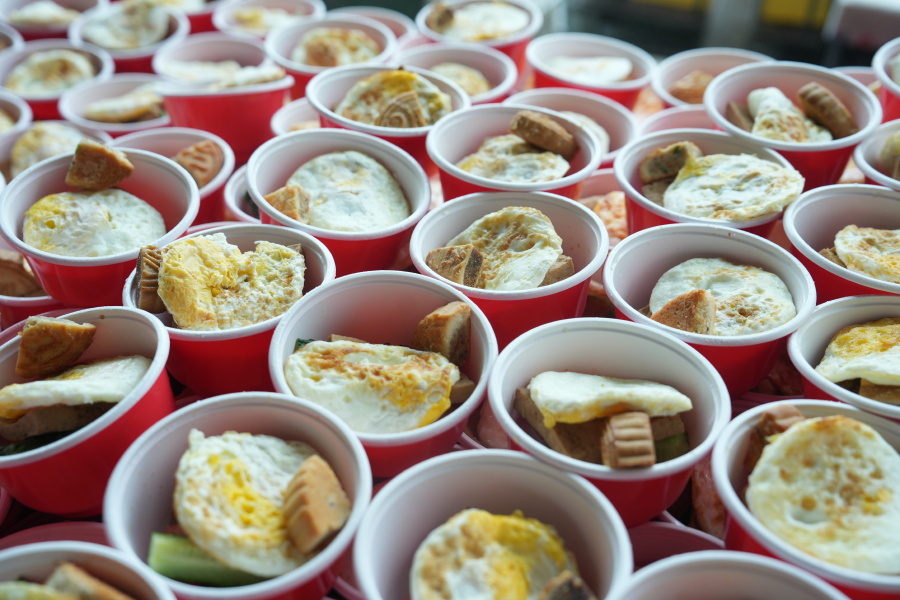 老君山：一元午餐配月饼 游客共享“团圆味”
