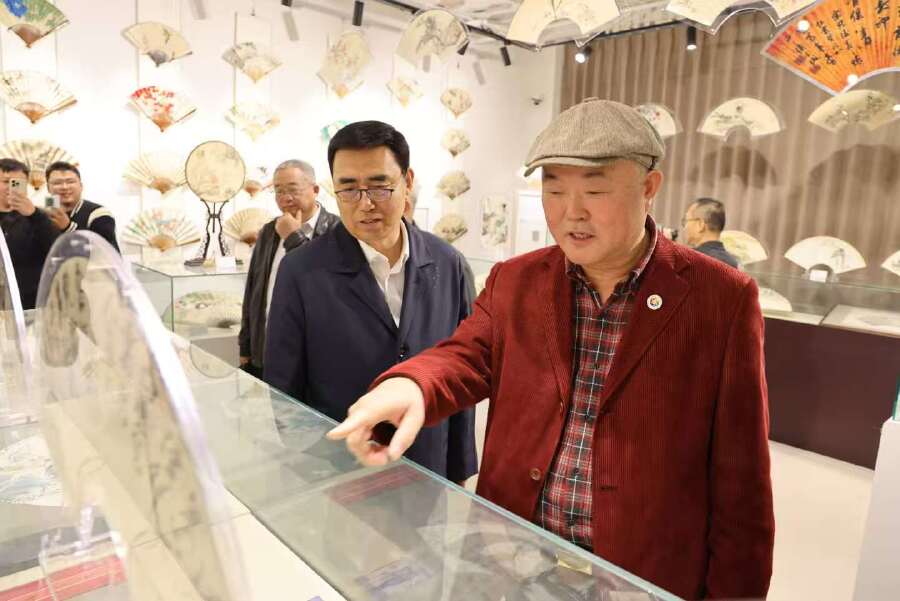 中國美術(shù)界大咖齊聚一堂 共話“商丘美術(shù)現(xiàn)象”
