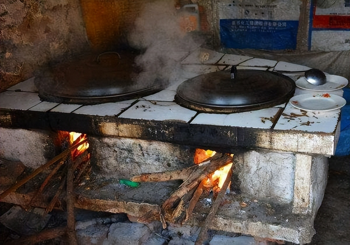 農(nóng)村老式煤火臺(tái)