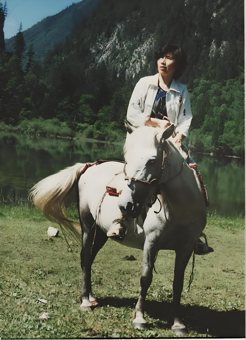 图片[10]-桂清扬｜马背上的诗人萨仁图娅-华闻时空