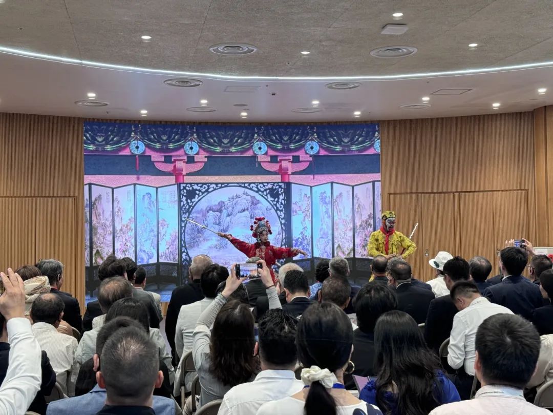 湖北活动周开幕式上的非遗表演.jpg