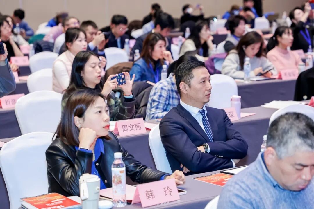 2025報業(yè)系統(tǒng)全媒體發(fā)展暨中國報業(yè)傳媒國際傳播能力建設工作座談會。 青島日報提供.jpg