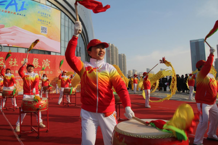 千載非遺舞新韻   各族同心迎春暉——水磨溝區社火展演點燃冬日激情