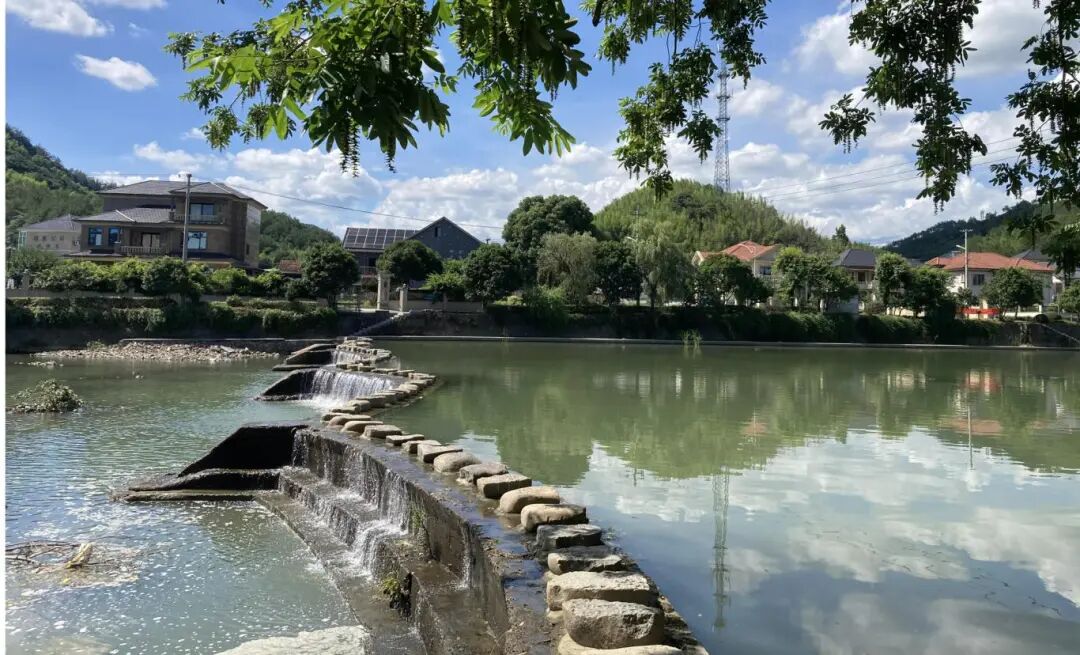 臨安淤潛鎮“天目耕織”項目農村水系堰壩提升效果.jpg