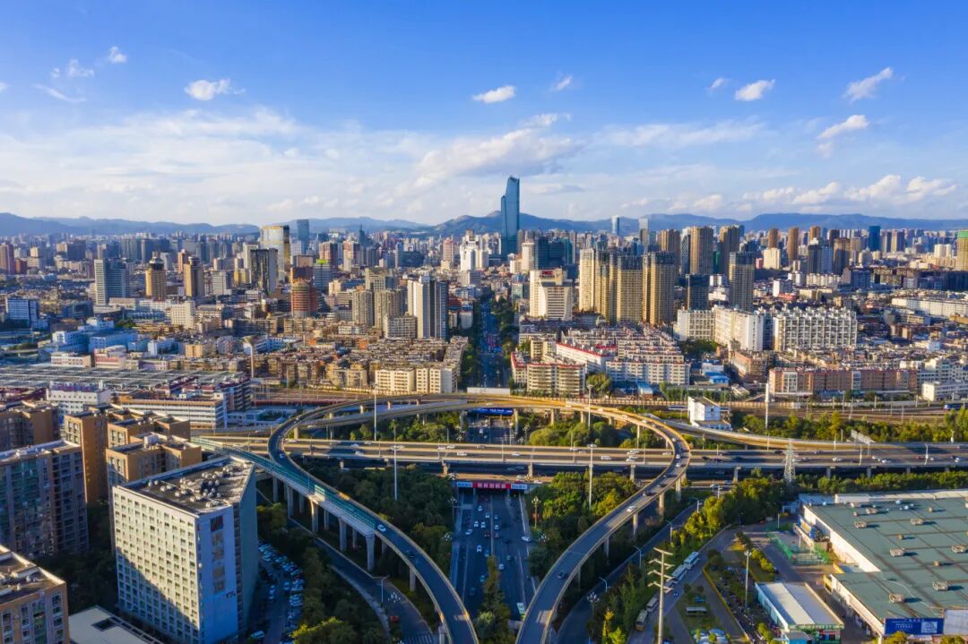 鳥瞰春城路福德立交。王正鵬   攝.JPG